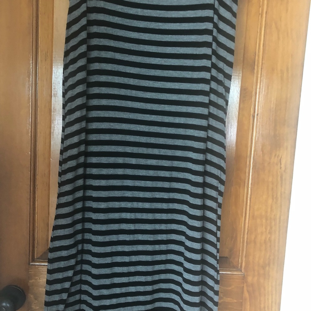 BLACK AND GRAY STRIPED MAXI SKIRT